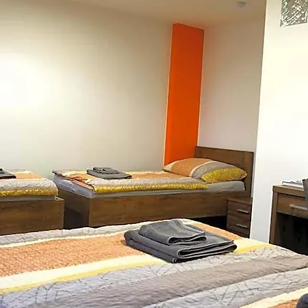 100dola Hotel Opawa